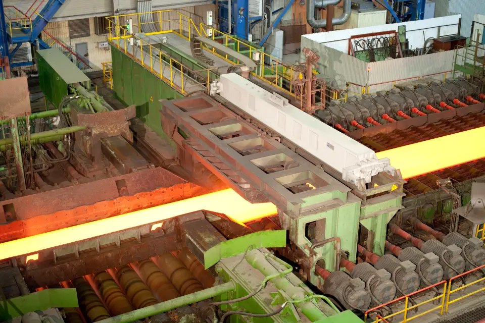 &copy; IMS Messsysteme GmbH // Etablierte Banddickenmessung mit Isotopen-Strahlern im Warmwalzwerk