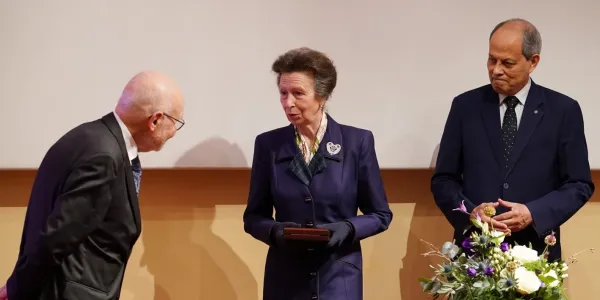 IMST Gründer Prof. Wolff erhält die James Clerk Maxwell Medaille